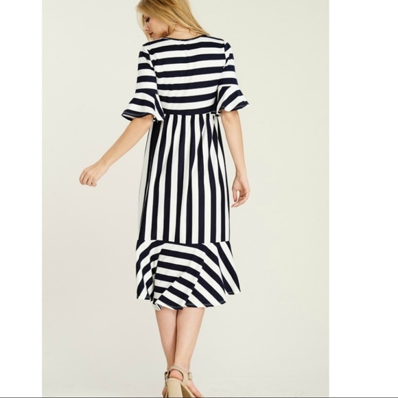 Black and White Mid Dress - Picture 3 of 5